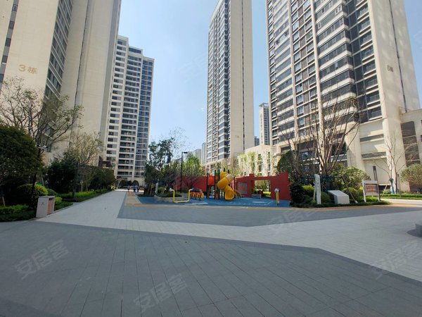 昆明官渡巫家坝保利天际花园(商住楼)保利天际loft公寓 可短租 可押一