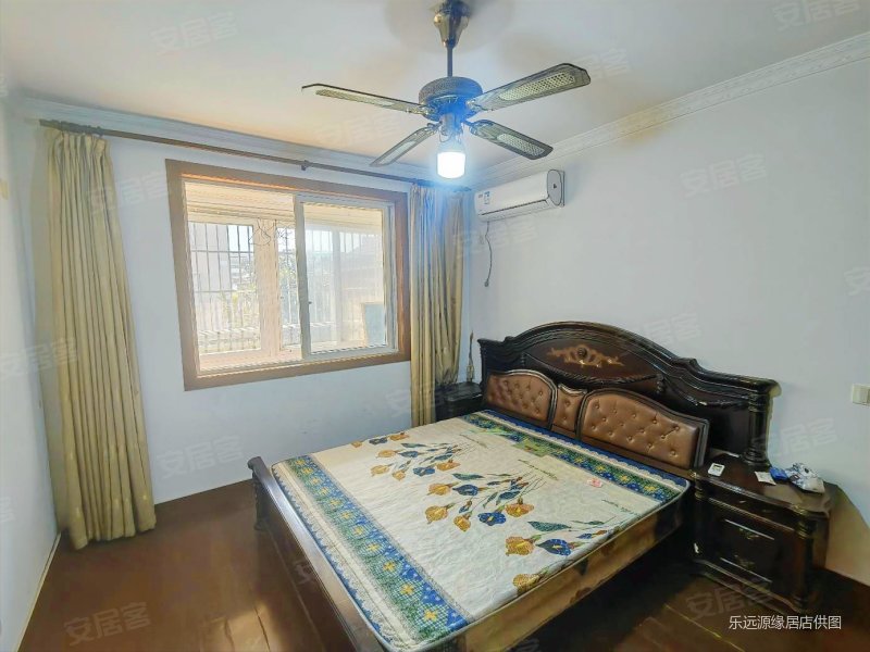 九方商圈银都花园精装两房南北通带车库98出