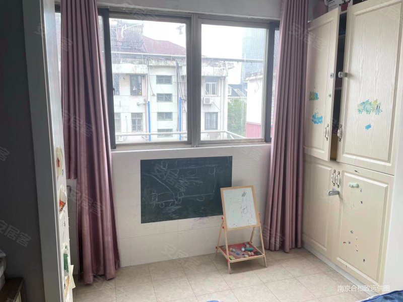 凤栖苑小区 高楼层采光充足 商圈成熟 近医院 精装好