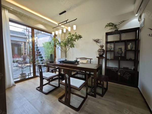 北京东城沙滩东黄城根北街小区东城区皇城根北街四合院出租!临主街!门口可停车!接待工作室出租房源真实图片