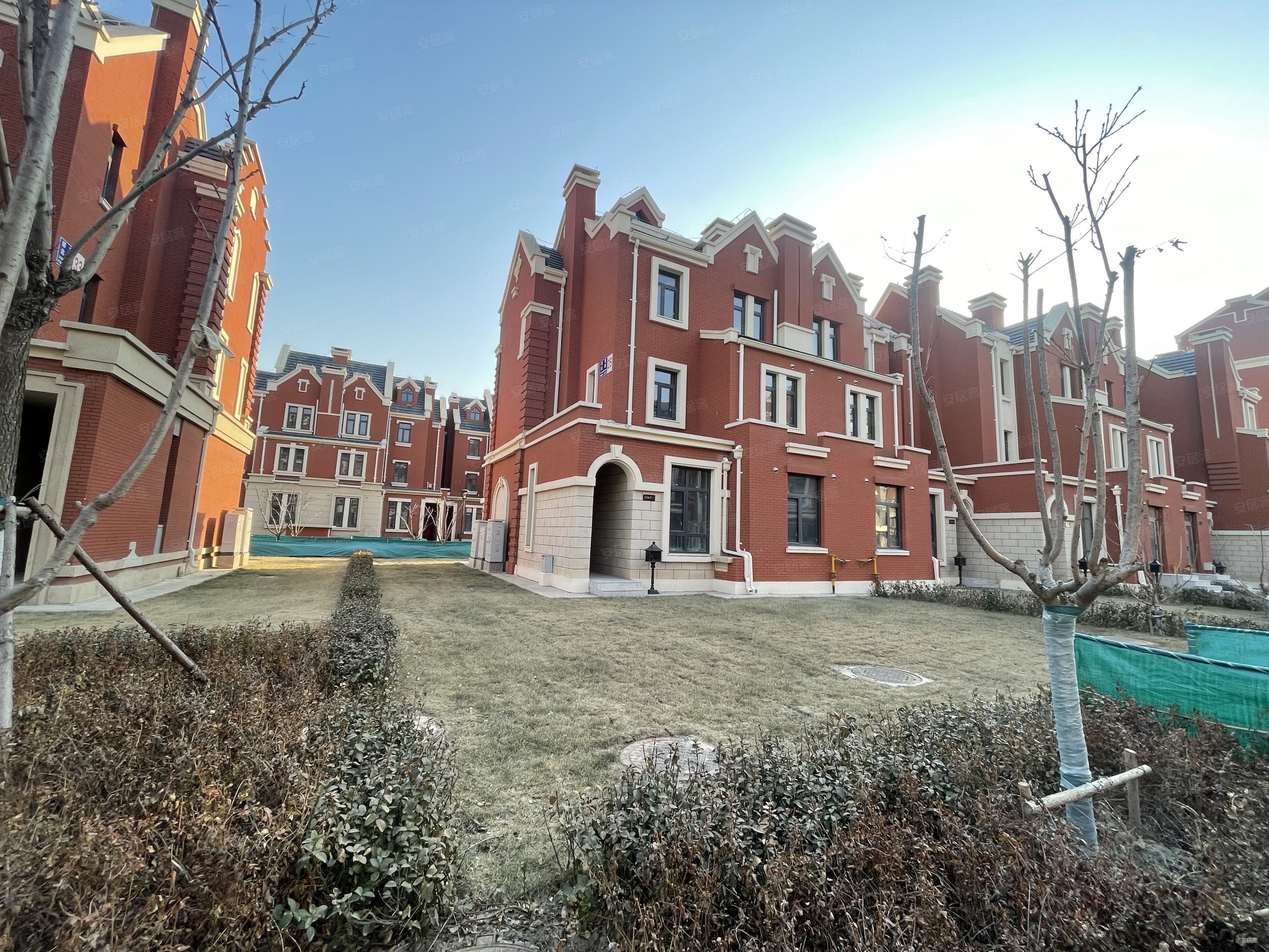 天房领世郡3室2厅3卫156.08㎡南北400万