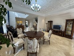 昆明官渡福保片区滇池会展中心旁精装联排端头别墅 可办工接待拎包入住带电梯车位出租房源真实图片