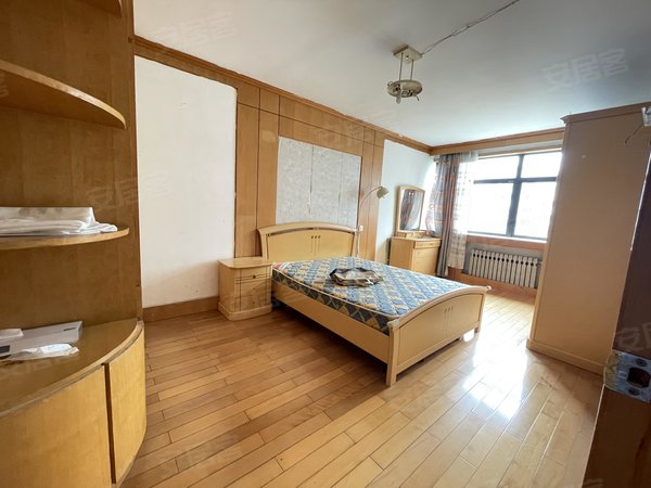 青岛市南福州南路福华园(市南)福华园 精套三全明,一梯一户 封闭小区