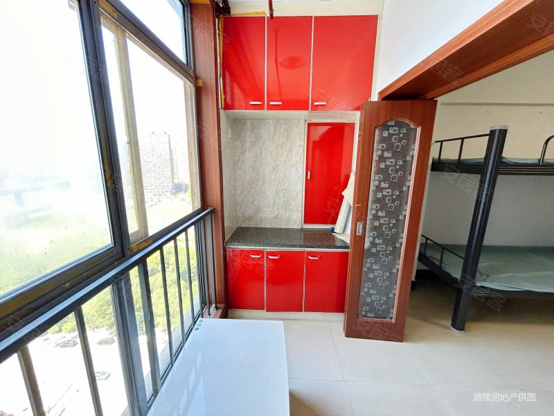 天鸿大厦 交通便利 高楼层采光充足 商业配套成熟 有电梯