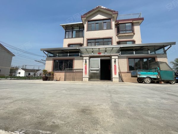 苏州常熟辛庄三星村(常熟)莫城独栋别墅底楼一层出租门口场地大适合做