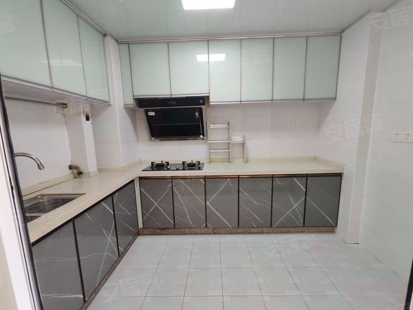 【多图】景亿山庄,布心租房,景亿山庄,精装4房,部分家私,租金便宜