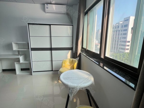 宜兴市中心,步行街楼上,一室一厅,电梯公寓,随时住出租房源真实图片