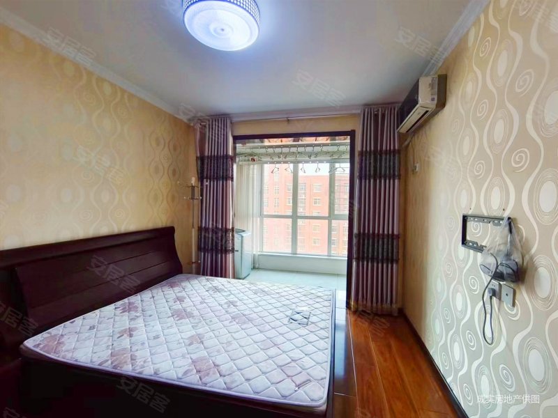 良城逸景3室2厅2卫116㎡南北115万