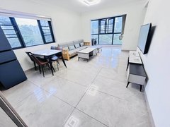 深圳光明光明新上！实图急租，凤凰城地铁站附近三房，带阳台，通燃气出租房源真实图片