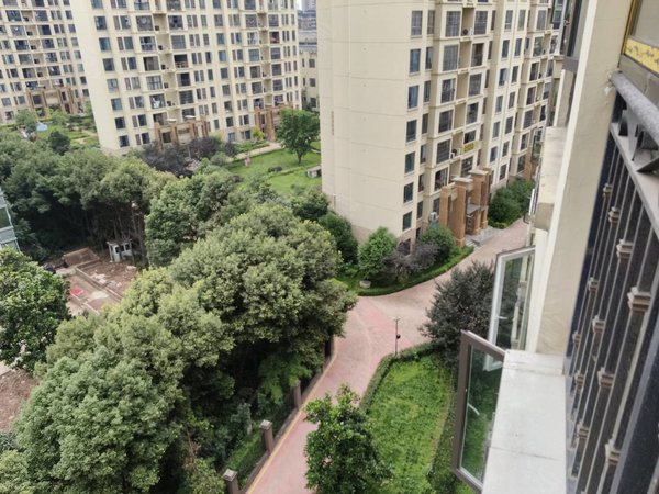 重庆江津双福新区金成溪山美郡两室出租,家具家电齐全,随时看房出租