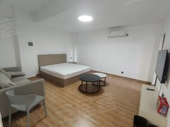 深圳龙岗龙岗中心城龙岗中心城南联地铁站，近夜市街，家电齐全拎包入住采光大单间出租房源真实图片