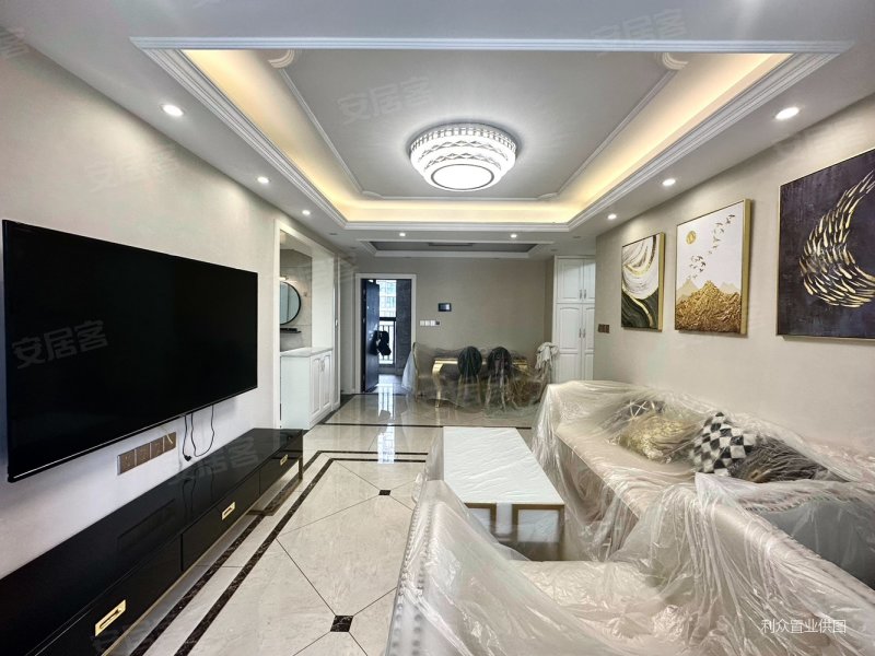 婚装  次新房 全南户型 采光充足 中间楼层 随时看房