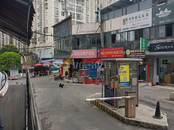 贵阳云岩大营坡银通花园银通花园电梯两室两厅一厨一卫1500包物业费
