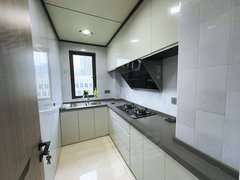 丽水莲都岩泉九里新人民医院附近自住装修边套四室固定车位出租房源真实图片