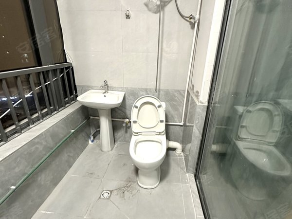 金华金东金义都市新区滨悦华府未来社区小区1室1卫450一个月起 配套齐全拎包入住民用水电出租房源真实图片