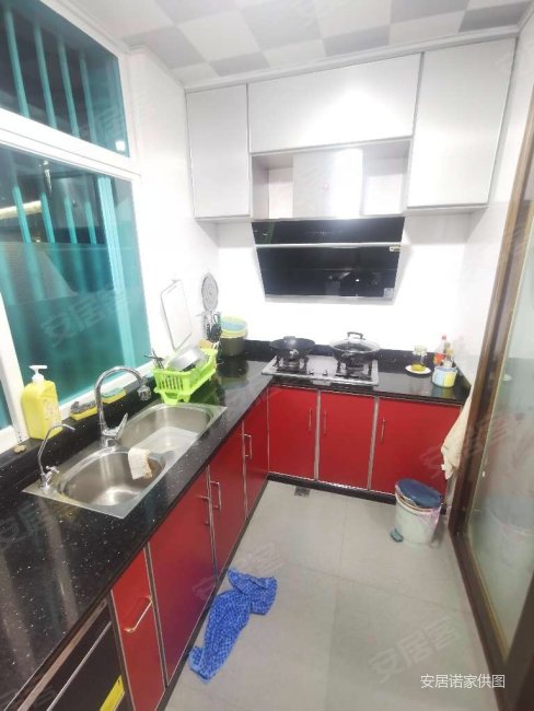 丹凤花园二区商圈成熟满五电梯房东南户型装修好