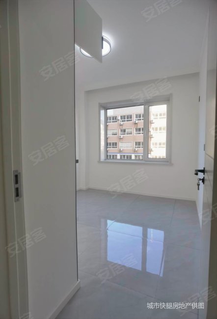 新出炉恒达花园电梯小高层3楼三室两厅两卫