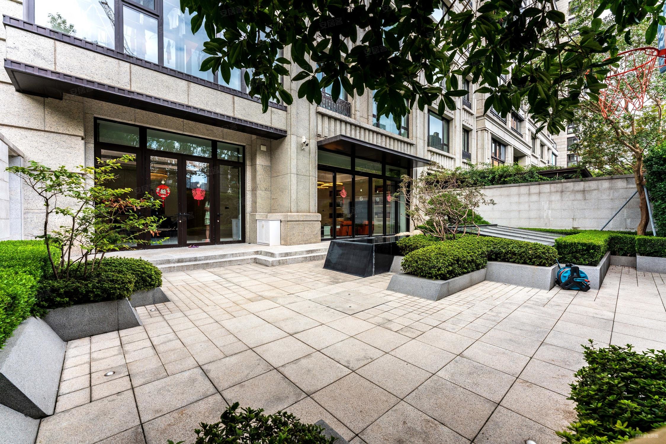 翠湖天地隽荟都5室3厅5卫823.26㎡南15000万