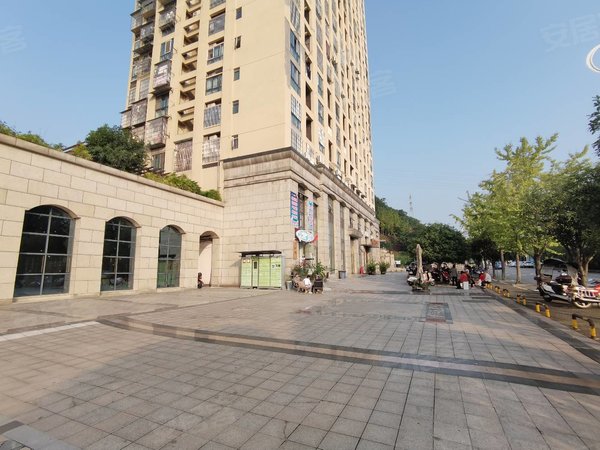 重庆合川合川大学城涪滨公馆工商大雪与移通大雪之间三室两厅一卫出租