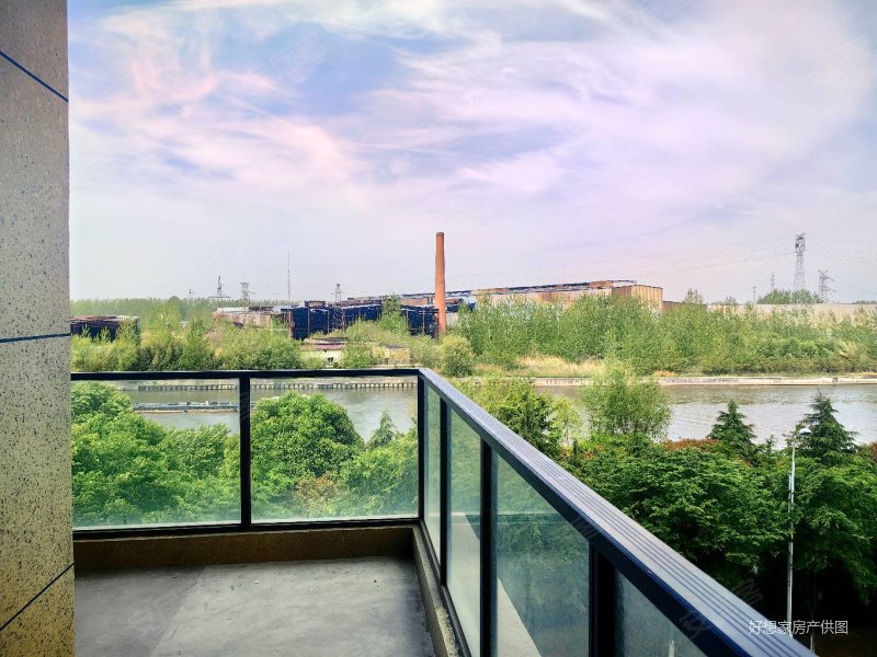 金水湾凤凰城边套带露台,好层次诚心出售有钥匙