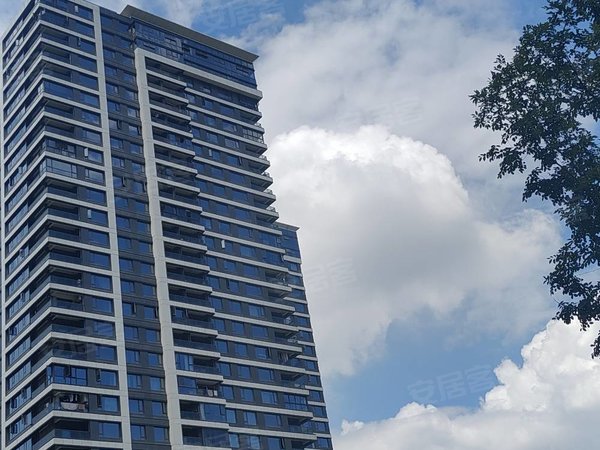 杭州临安临安城区中骏柏景湾(商业)瞒不住了,年关特有回馈,租房享八折