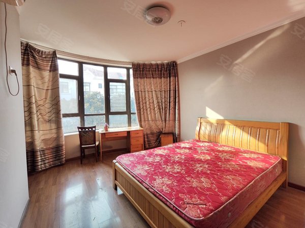 枣庄滕州龙泉樱花苑(一期)樱花苑,免费停车,4室都有床和空调,两台洗衣