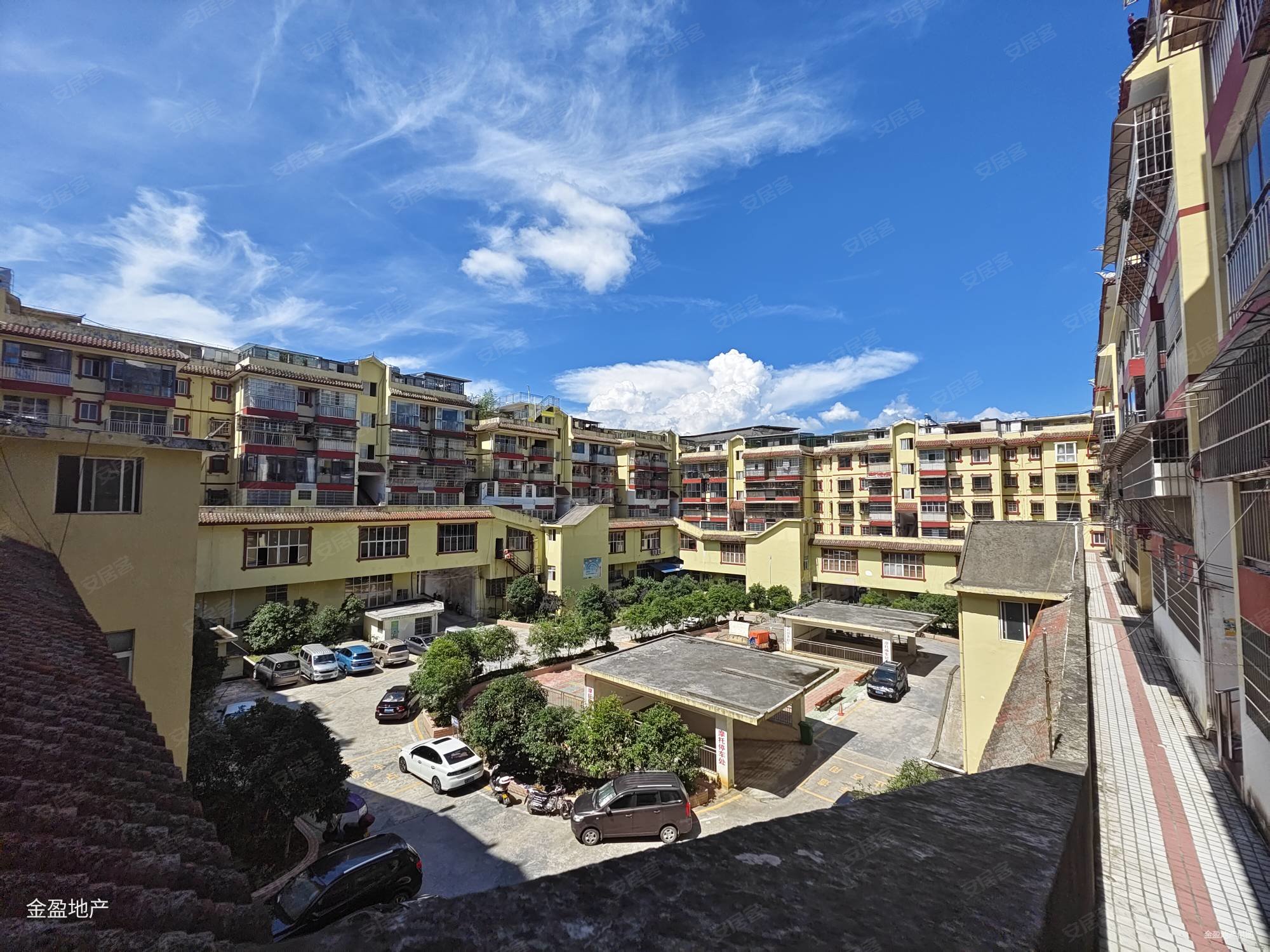 毛坯价3082元拎包入住县政府背后金石花园豪装大3房