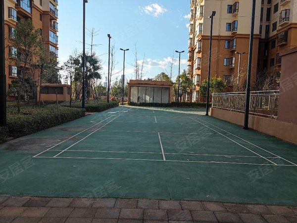 昆明呈贡刘家营锦绣家园市政府高铁站旁锦绣家园三房两卫空房出租出租