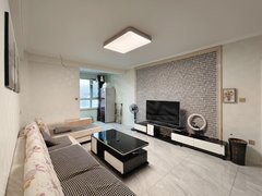 乌鲁木齐沙依巴克红庙子押一付一 多层两室交通便利  带拖鞋即可入住 随时看房出租房源真实图片