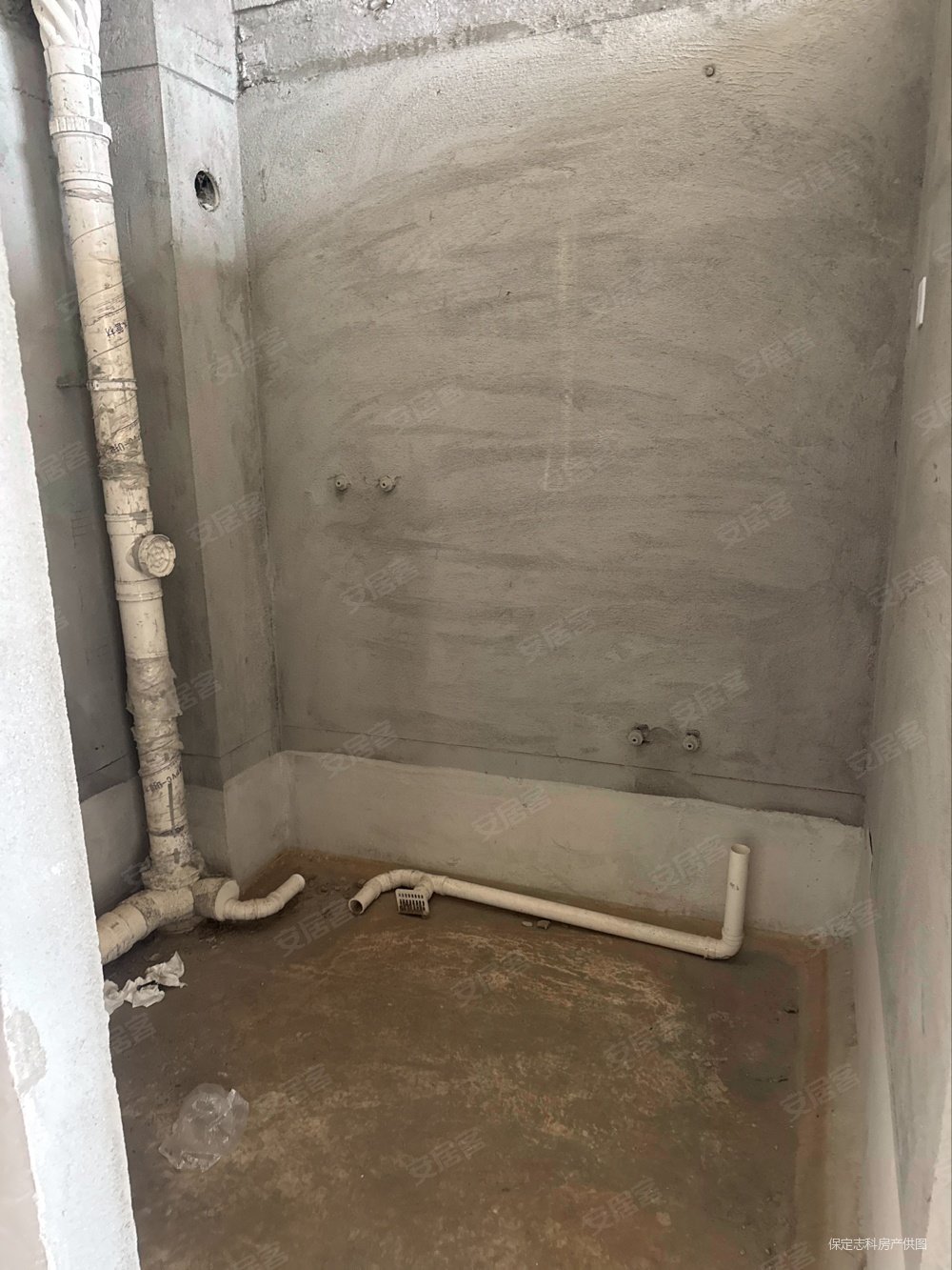 荣盛国际中心2室2厅1卫51㎡南北28万