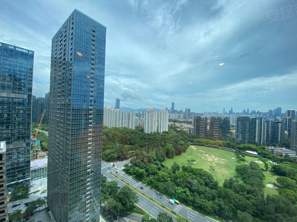 深圳南山华侨城绿景美景广场新出超大超实用一房 独立衣帽间 全新装修