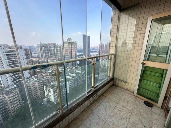 广州海珠滨江东怡乐花园怡乐花园 3室2厅1卫 配套齐全 豪华装修 南北