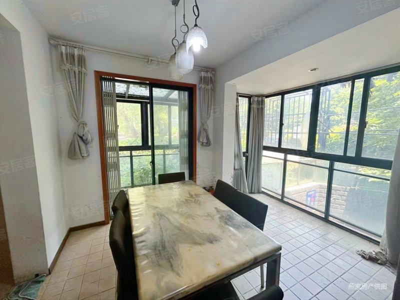 翠屏湾花园城一楼带大院子