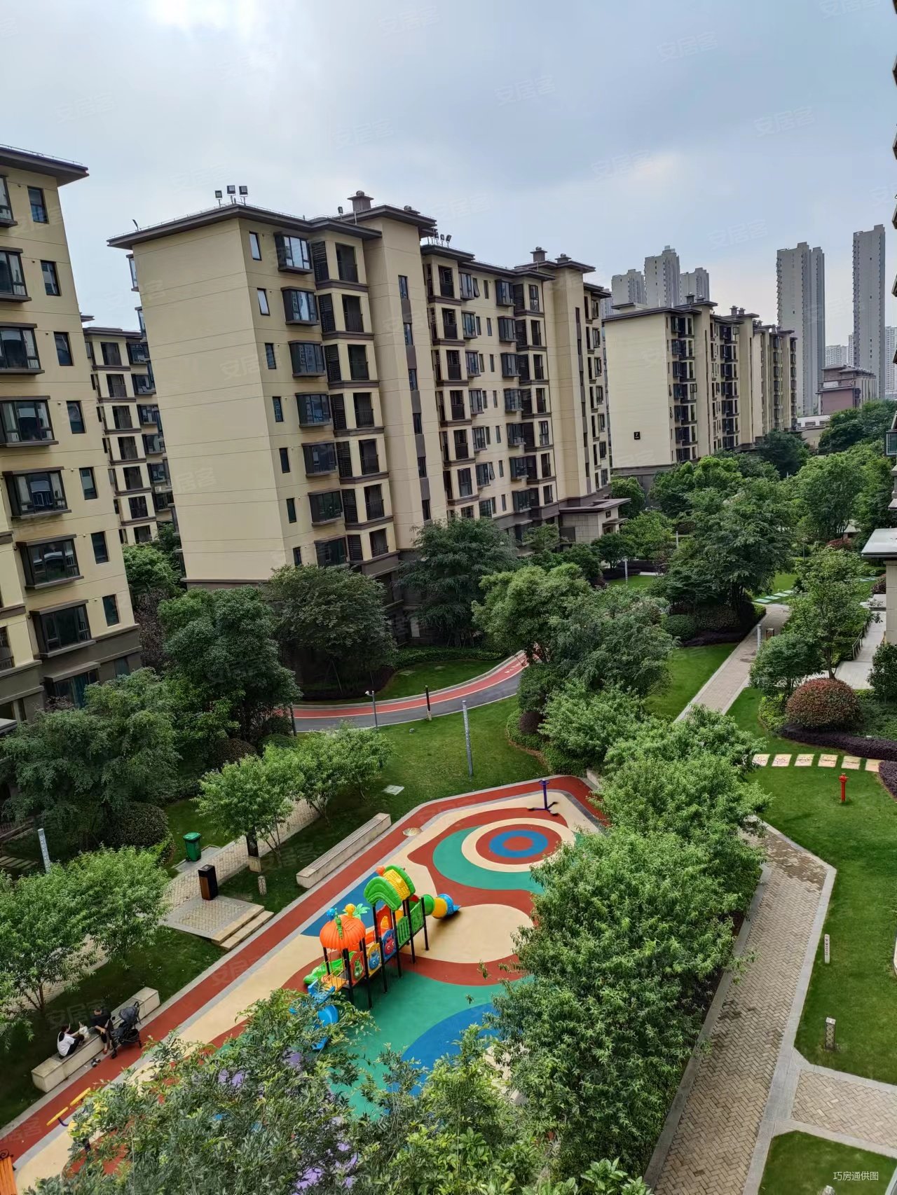 正荣华润玲珑府满二刚需小三居朝南带电梯出行方便