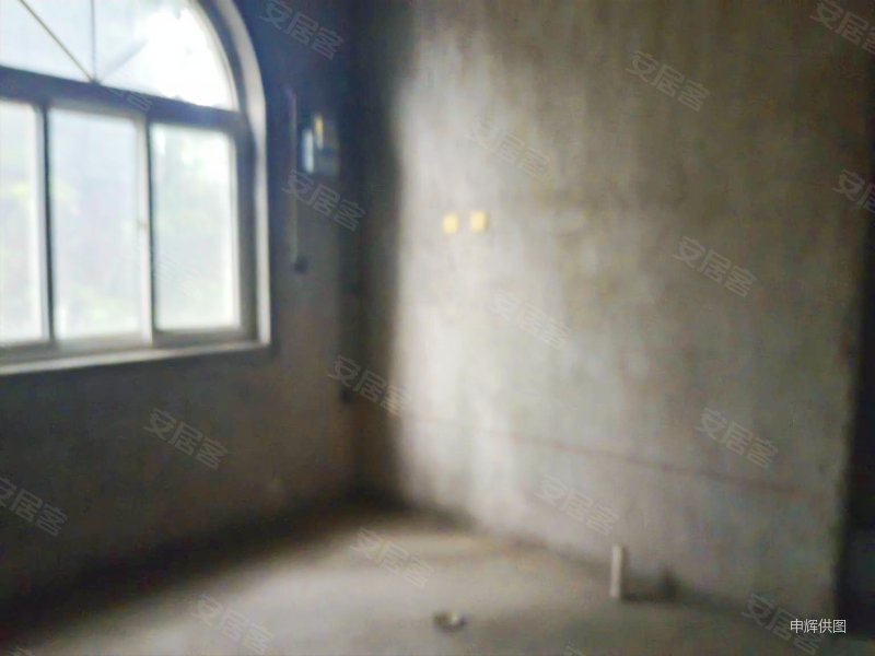 丰源美佳别墅4室2厅1卫246㎡南北600万