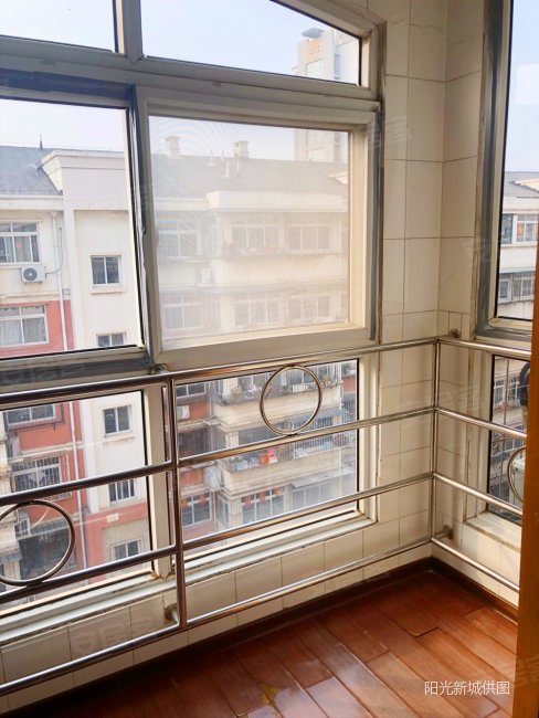 景明花园南北通透楼层高视野好小区处于商业中心地带位置好