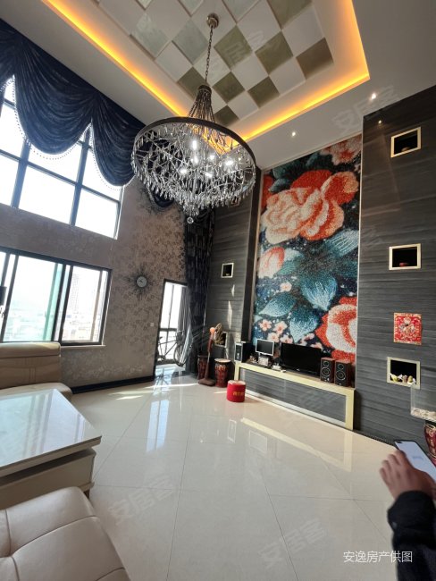 帝景花园楼中楼共三层带大露台