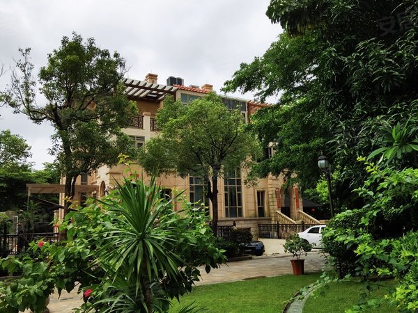 深圳龙华民治圣莫丽斯圣莫丽斯花园 大5房大露台精装修拎包入住出租