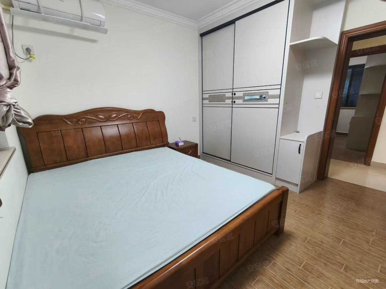 鸿都帝景湾4室2厅2卫152㎡南北76.8万