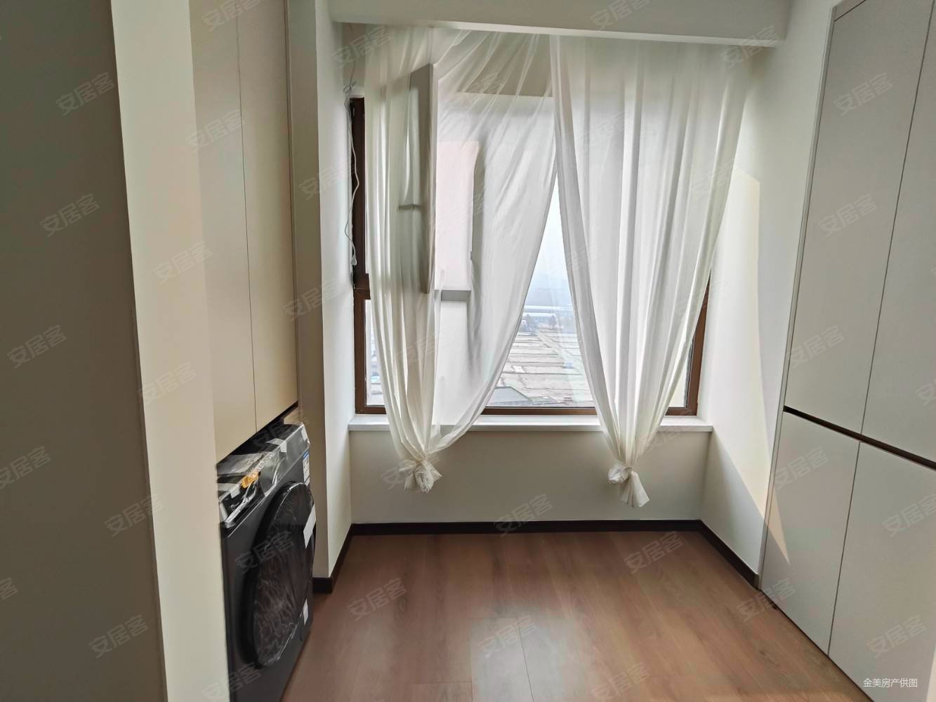 万科壹都会3室2厅2卫124㎡南北128万