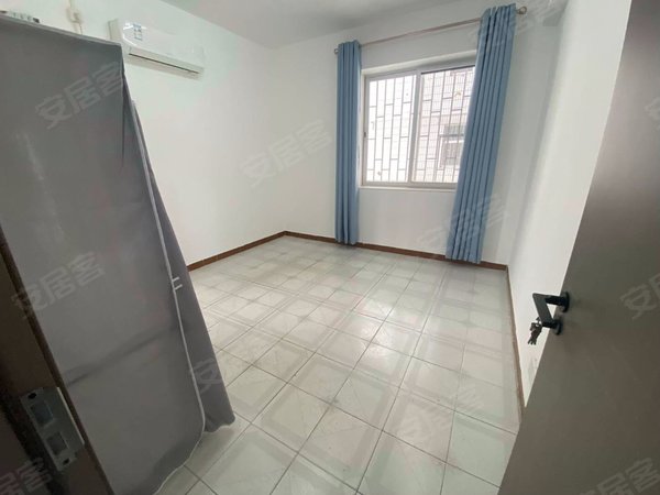 深圳福田华强北桑达大厦桑达大厦大两房,房子整体保养很好,可以商住