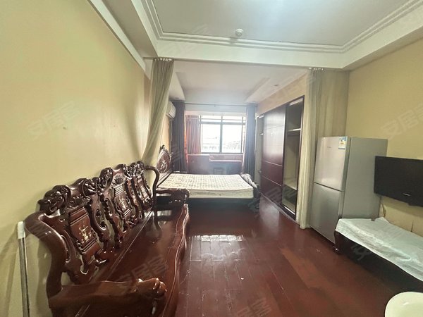 【多图】皇家丽晶,娄东租房,近万达五洋广场 电梯精装 公寓1房 民用