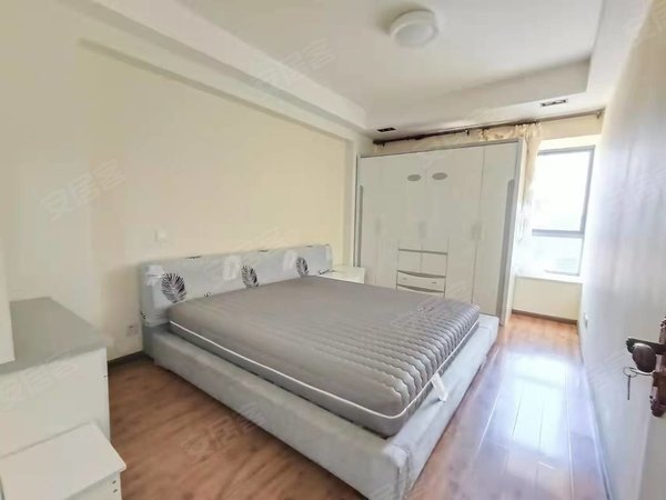 弥勒九号路庆来公园巨人财富中心市中心精装三室两厅交通便利生活方便出租房源真实图片
