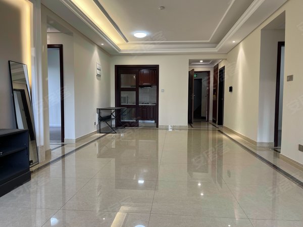 深圳布吉百鸽笼信义金御半山(三期)华润万象汇上 5房2厅 价格有优惠