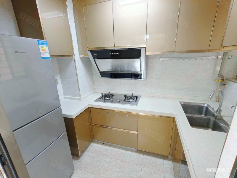 实拍蓝湾半岛(特价55米)包过户 可按揭 送全屋家私电器