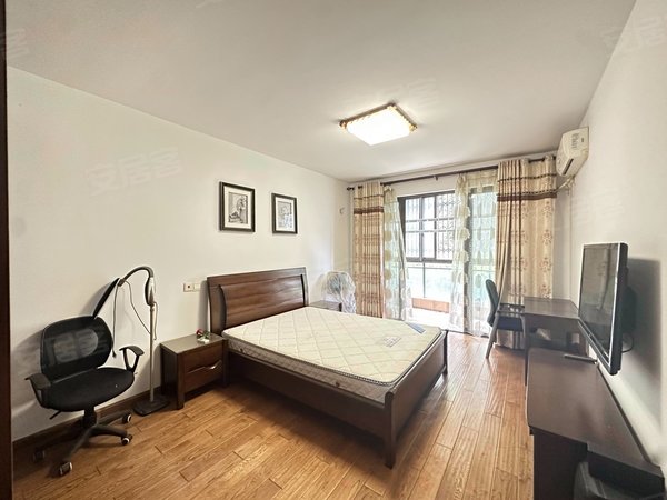 越湖名邸大三房朝南,4号线蠡墅地铁口.越湖名邸幼儿园