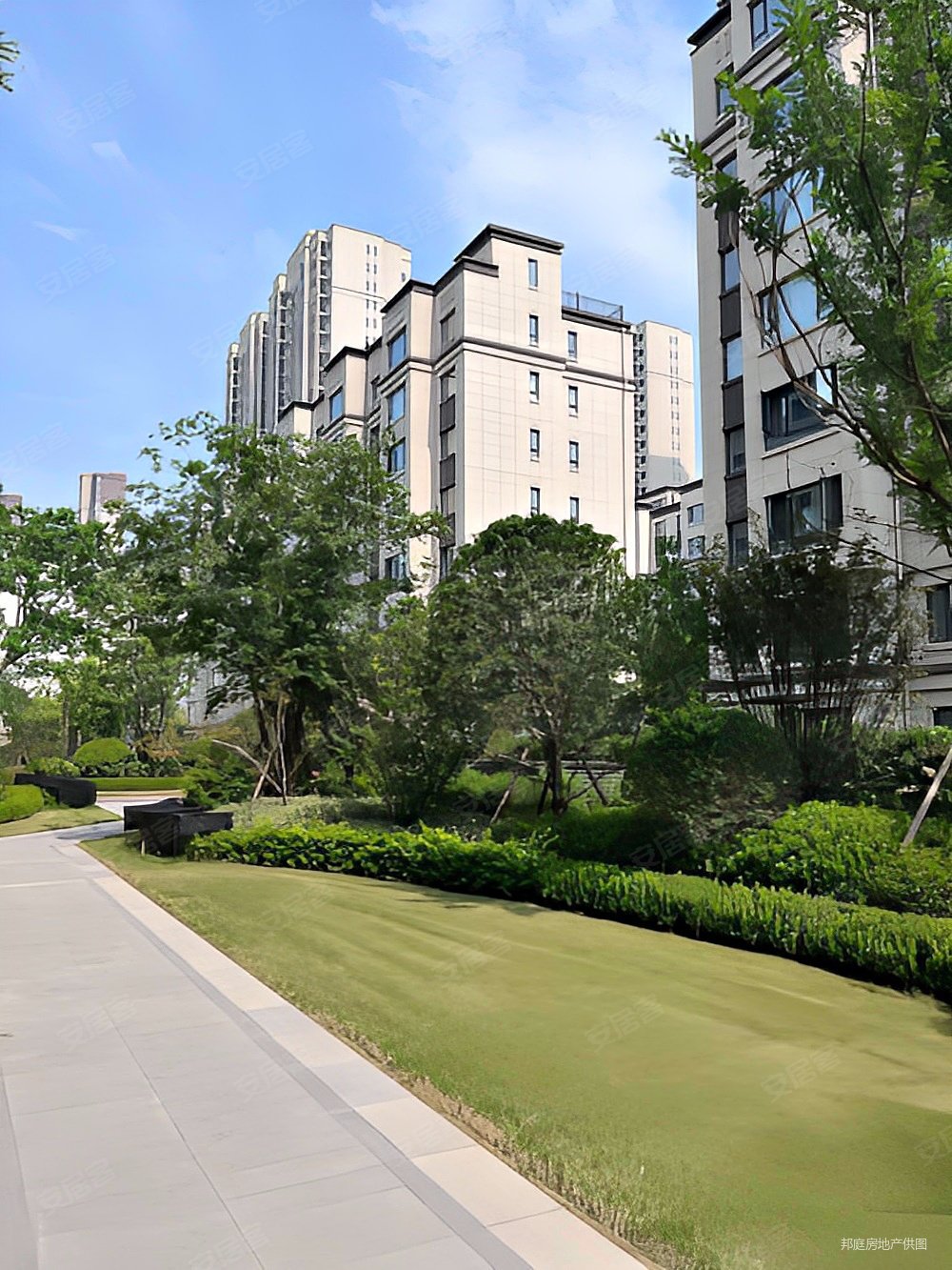 正商湖西学府3室2厅2卫114.73㎡南北124万