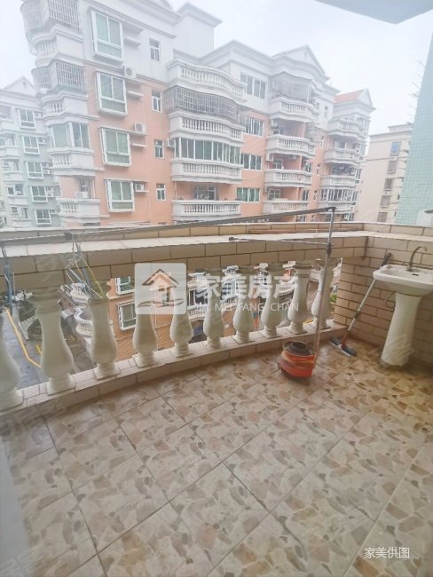 秀丽河旁永安花园精装三房,近市场  ,仅售45万