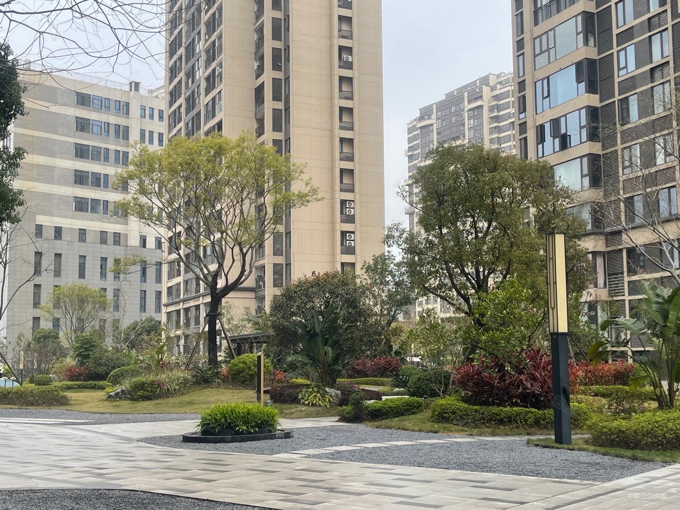 连江路周边建发悦府电梯中层两房居家装修有证诚售