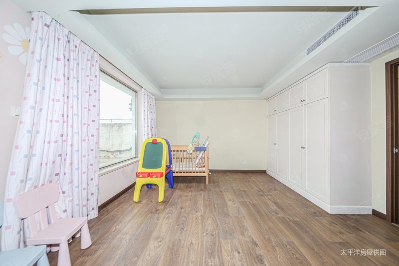 附加产权车位,视野非常好,海华卢湾,房东出国急售,带露台